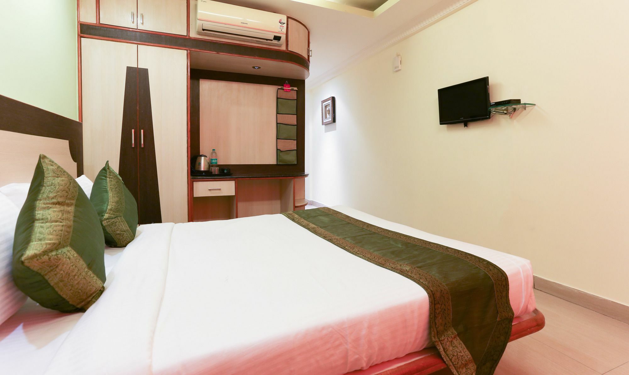 Treebo Trip Grand Regency Hotel Bangalore Exterior foto