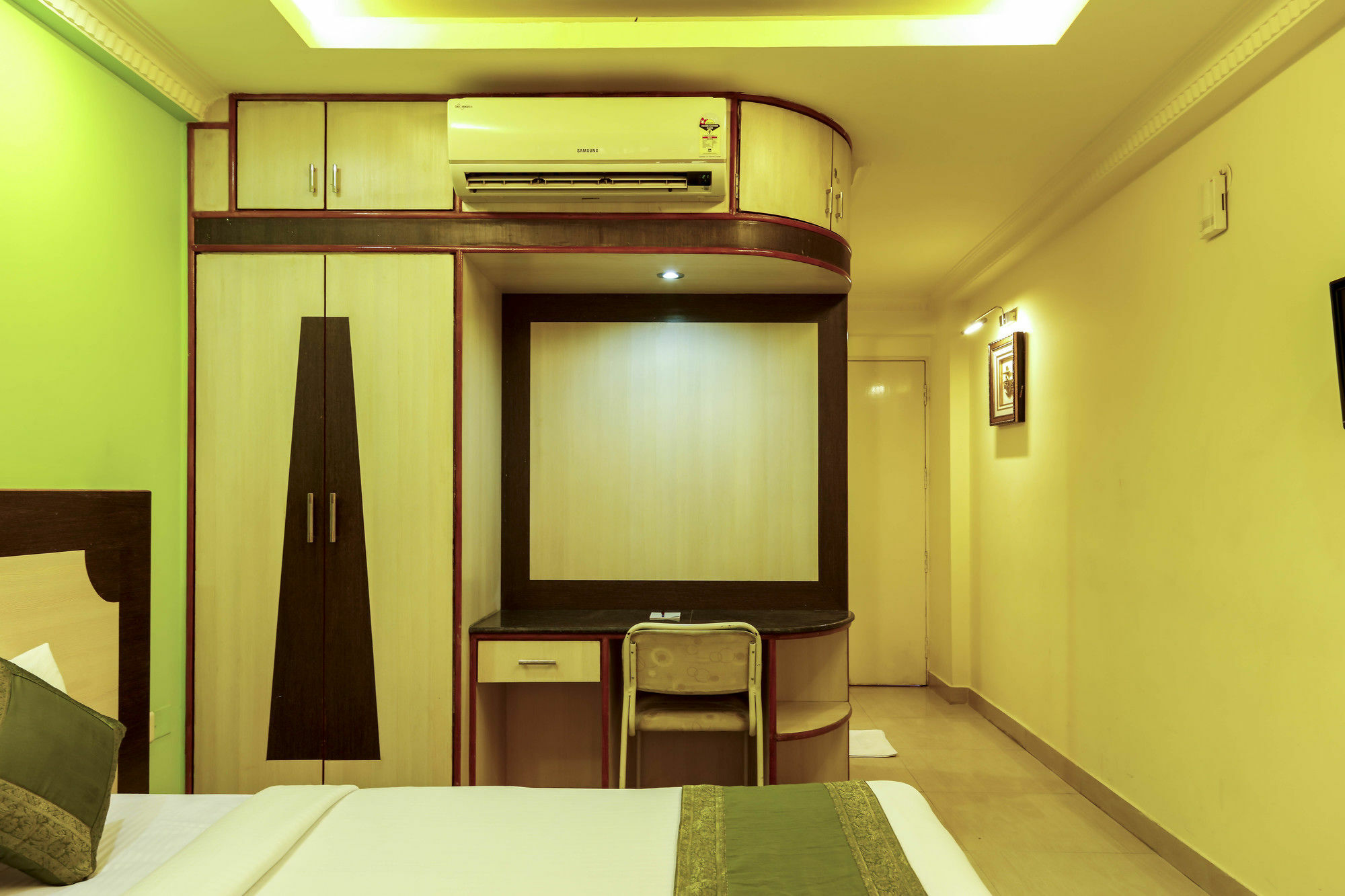 Treebo Trip Grand Regency Hotel Bangalore Exterior foto