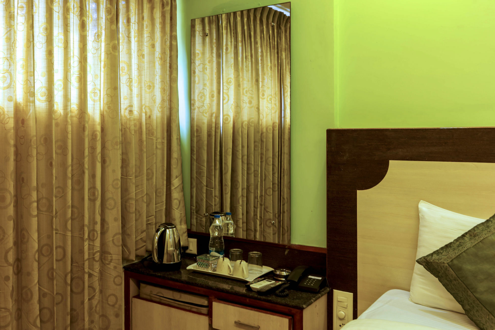Treebo Trip Grand Regency Hotel Bangalore Exterior foto